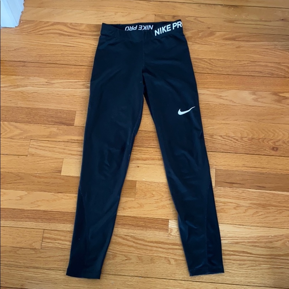 Nike Pro women’s leggings